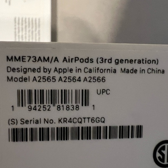 Apple AirPods 3rd Generation JUST THE CASE!!!! - Picture 2 of 8